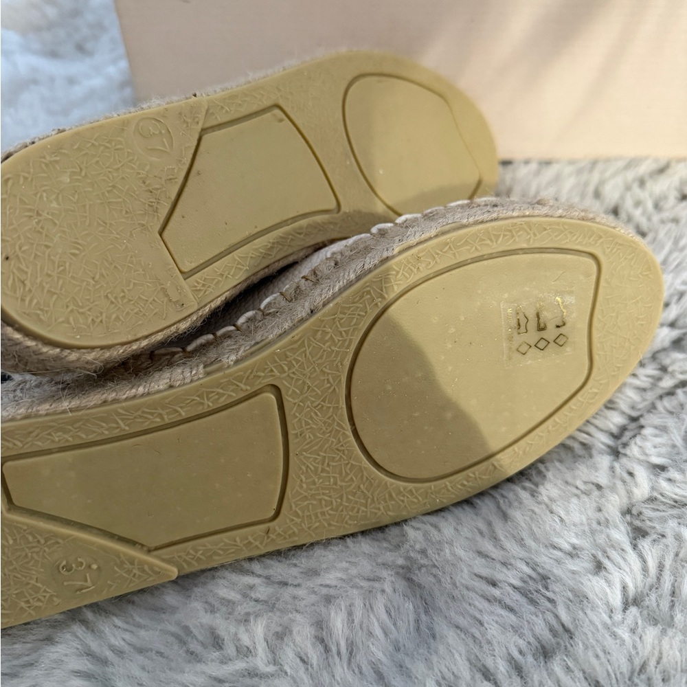 Pilcro Anthropologie and White Leather Espadrille Flats Size 37 Like New - Picture 6 of 6